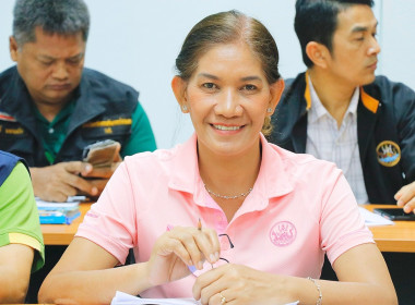 การประชุมคณะอนุกรรมการส่งเสริมและพัฒนาอาชีพตามนโยบายที่ดินแห่งชาติ (คทช.) สำนักงานสหกรณ์จังหวัดนครศรีธรรมราช ครั้งที่ 1/2568 โดยมีหัวหน้าส่วนราชการ และหน่วยงานเอกชนที่เกี่ยวข้อง พร้อมด้วย นายศิวกร ศรีภักดี สหกรณ์จังหวัดนครศรีธรรมราช คณะทำงานและเลขานุการ ... พารามิเตอร์รูปภาพ 24